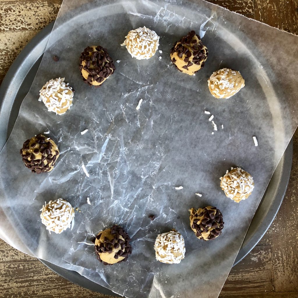 3 Ingredient Paleo Energy Bites