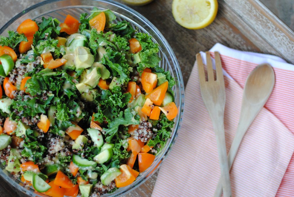 Kale Quinoa Salad (low FODMAP!) - #lowfodmap #quinoasalad