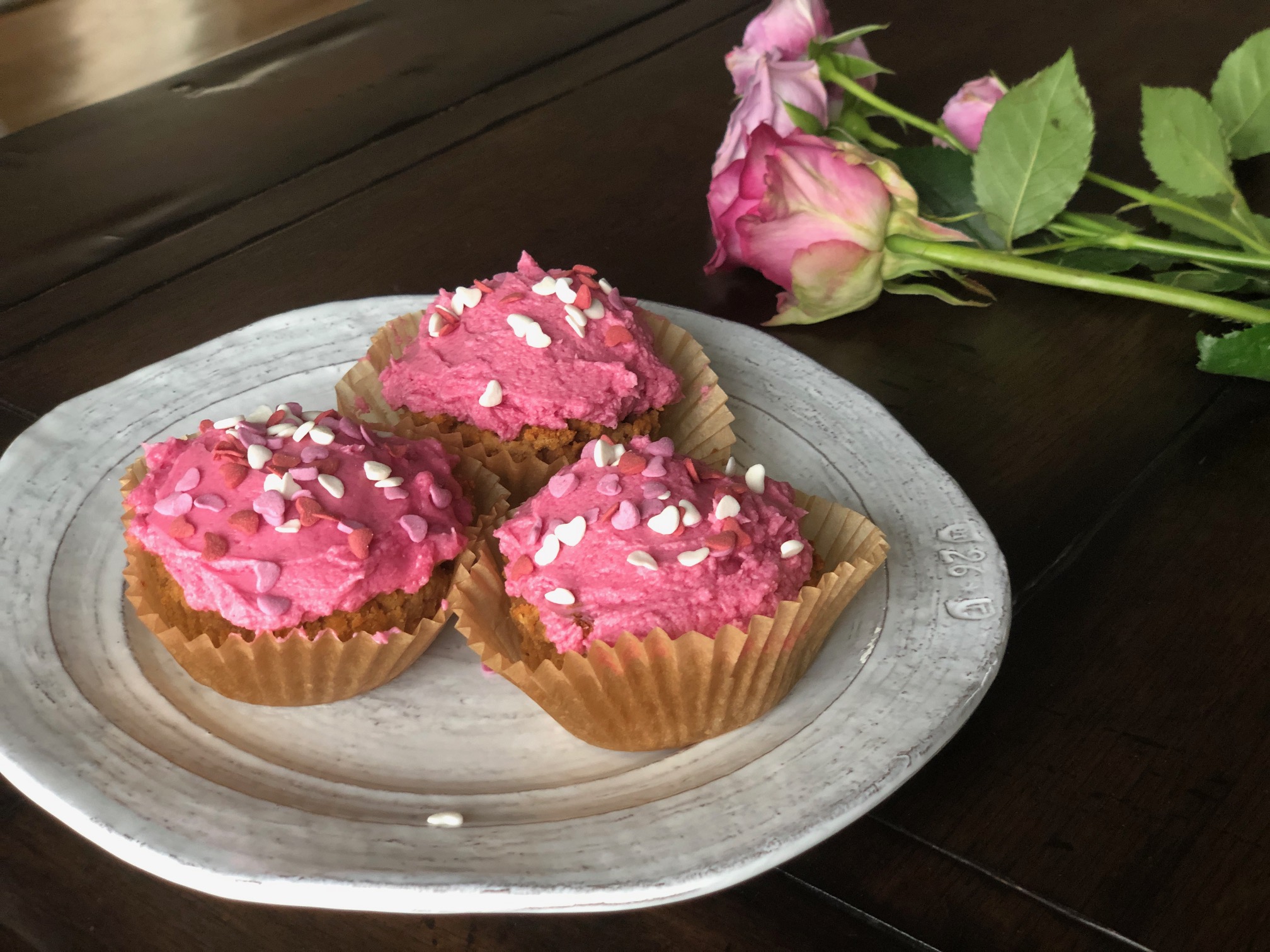 Paleo coconut flour vanilla cupcakes - grain free and vegan, these are moist and delicious cupcakes. Yum! #grainfree #vegantreat #glutenfreecupcake