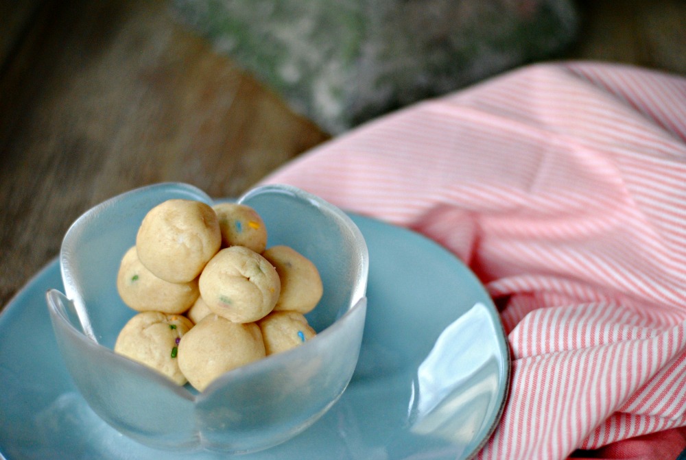 Cake Batter Protein Balls for New Moms