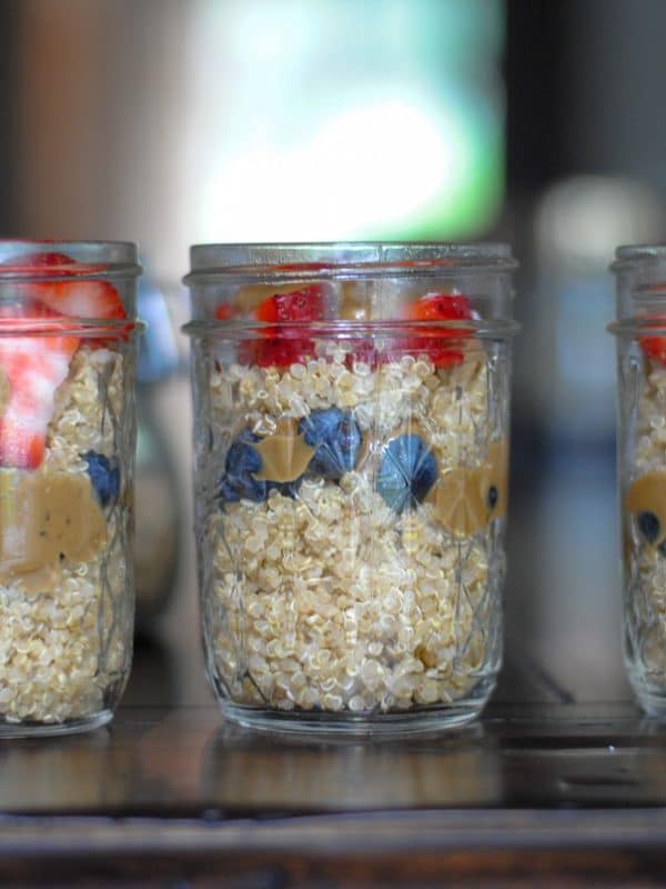 Make ahead chocolate quinoa breakfast porridge jars