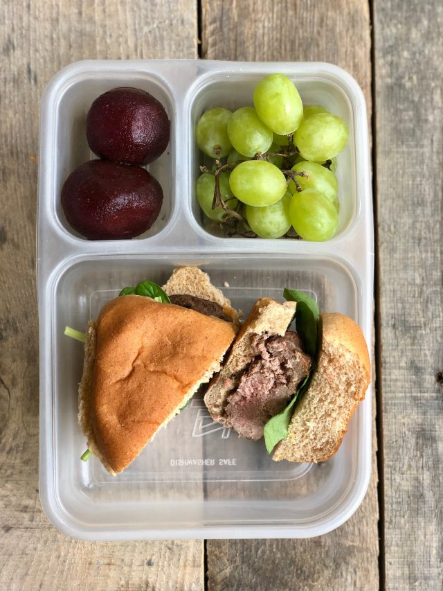 10 Simple School Lunches from Trader Joe's - burger on a bun with spinach, grapes, roasted beets. #healthykids #kidslunch #traderjoessnack