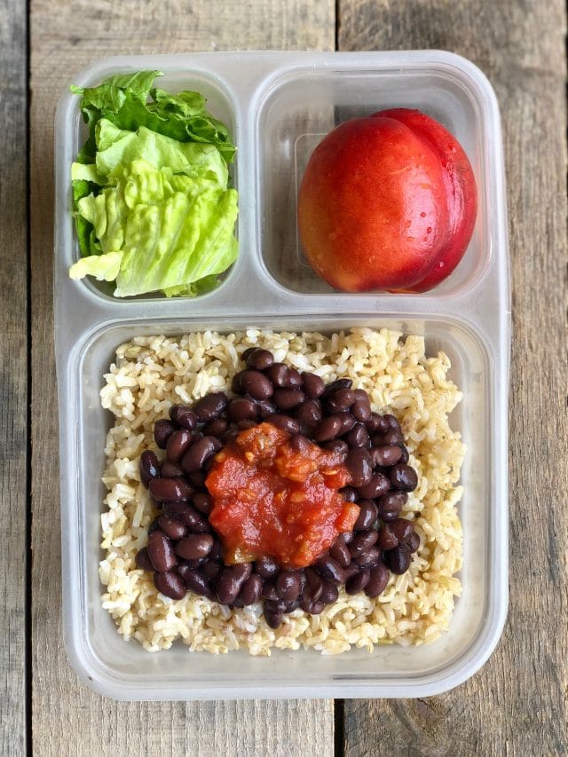 10 Simple School Lunches from Trader Joe's - brown rice, beans, salsa, a nectarine and romaine. #healthykids #schoollunch