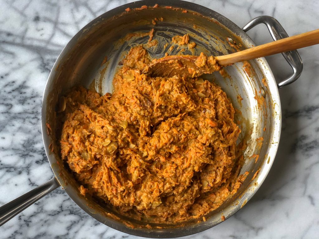 Cooked gajar halwa - an Indian dessert recipe (dairy free)