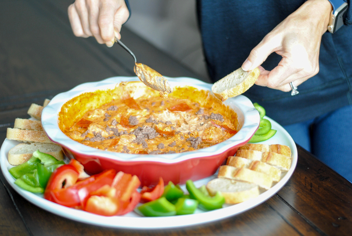 Tasty simple pizza dip. The easiest appetizer.