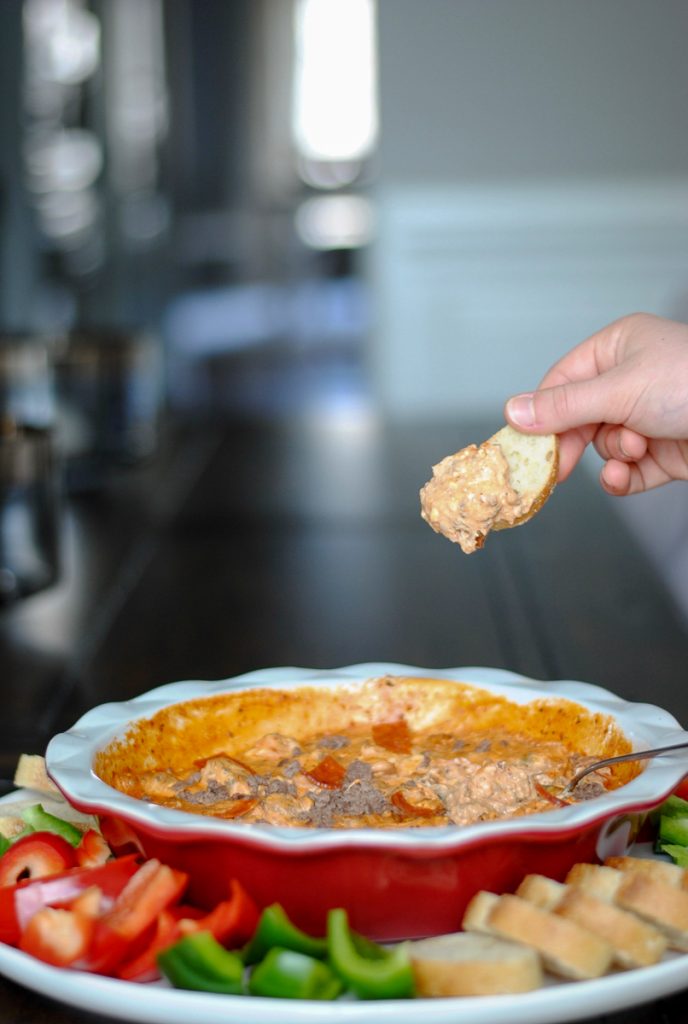 Easy cheesy pizza dip