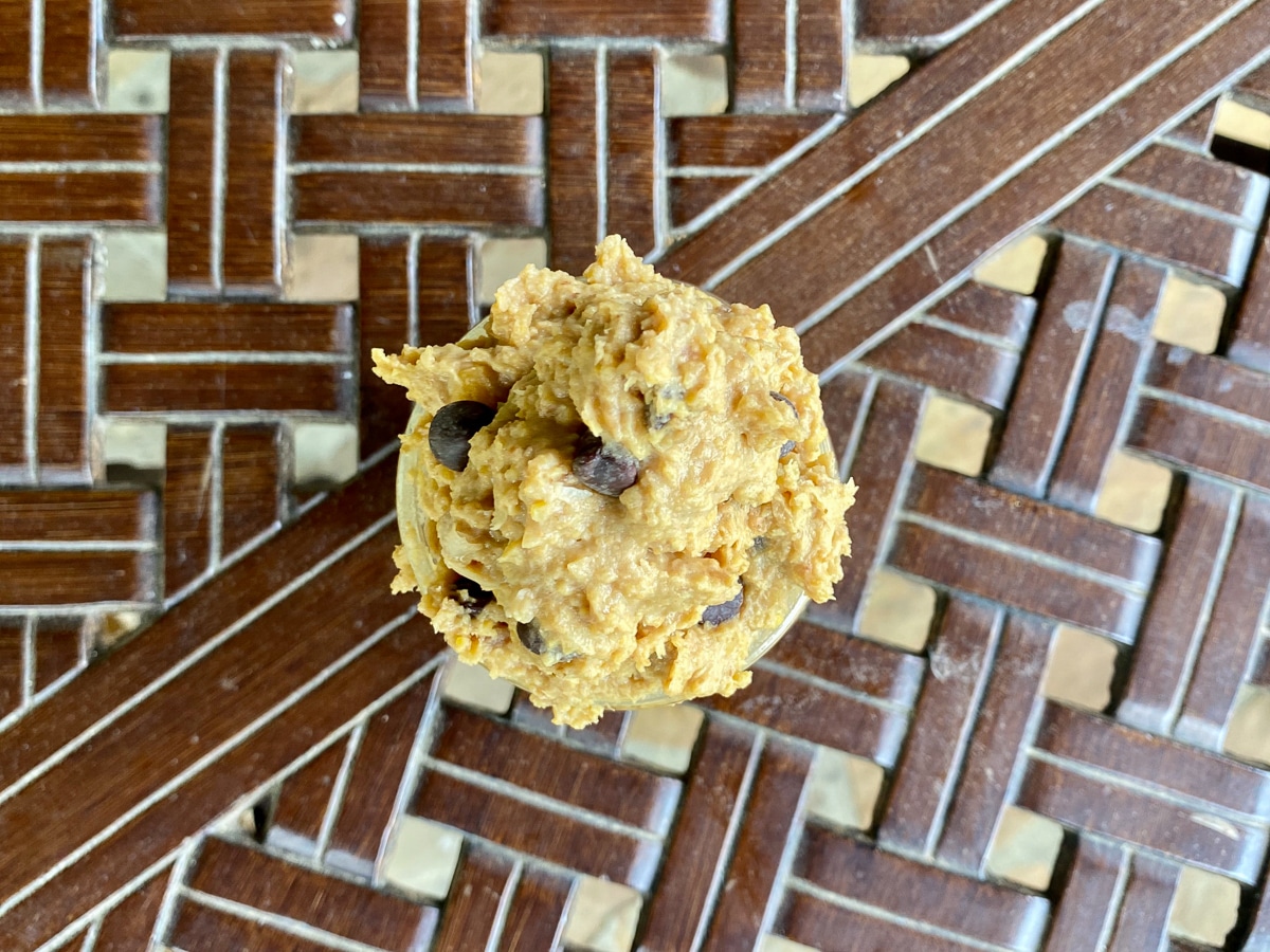 Healthy chocolate chip cookie dough (no added sugar)