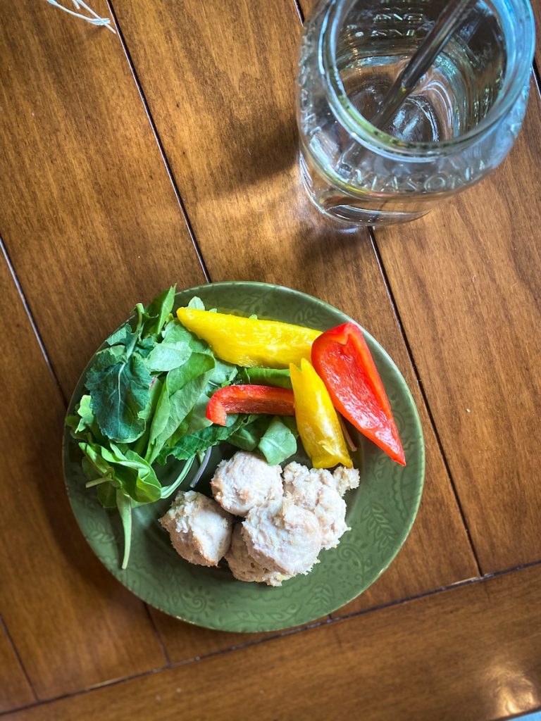 paleo turkey meatballs with greens and peppers