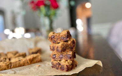Grain-free Chocolate Chip Cookie Bars (Paleo)