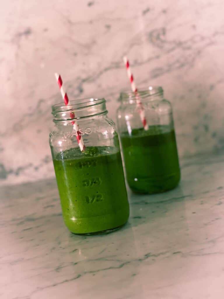 2 easy healthy green smoothies